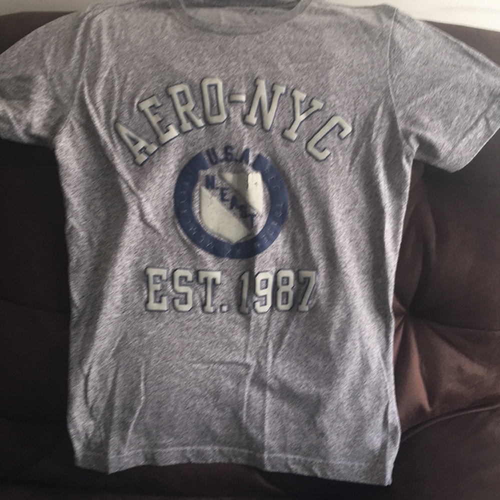Aeropostale shirt in men’s medium
